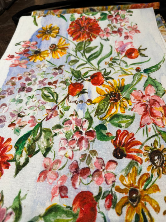 April Cornell Zinnia Bouquet Runner
