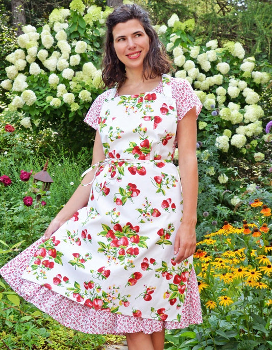April Cornell strawberry Basket Apron