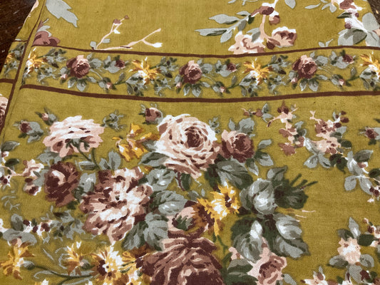 April Cornell • 36" Tablecloth | Cottage Rose – Gold