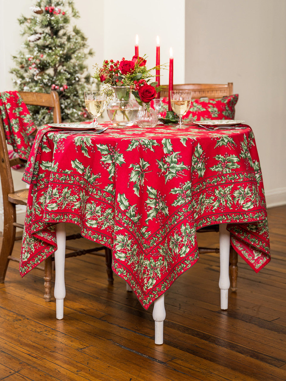 April Cornell Holly Tablecloth - Red