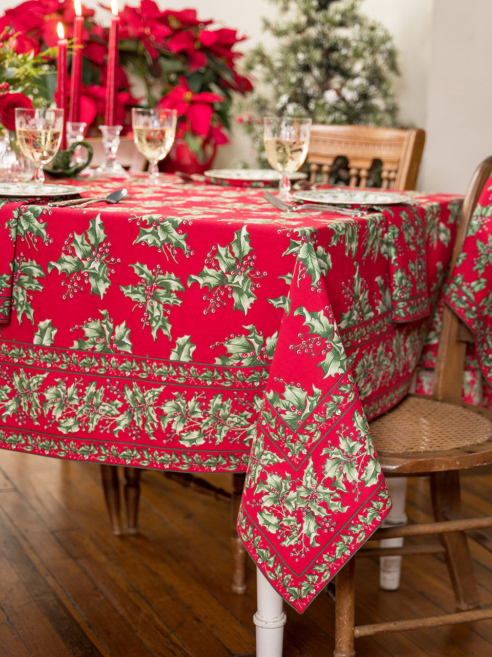 April Cornell Holly Tablecloth - Red