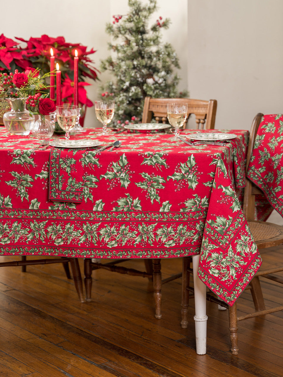 April Cornell Holly Tablecloth - Red